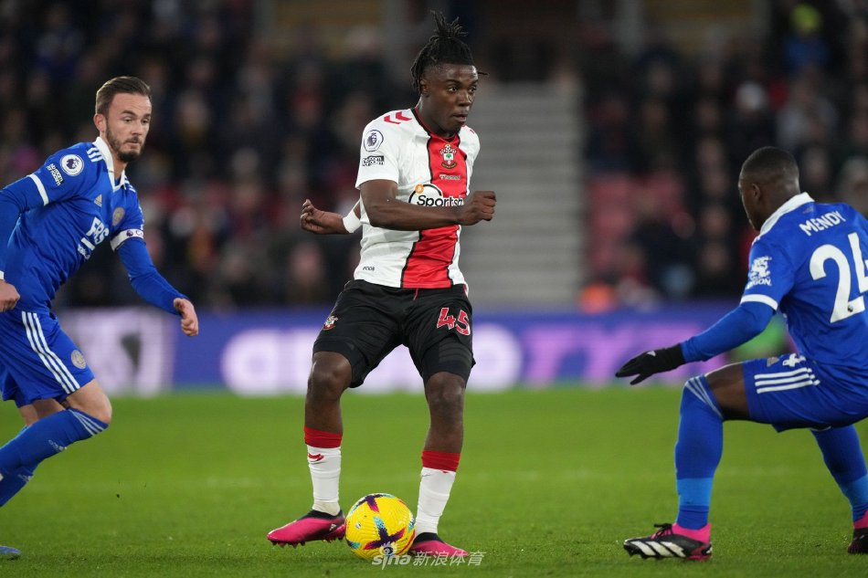 对其他队友 对其他队友